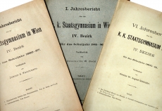 K. K. Staatsgymnasium  in Wien. IV. Bezirk (K.K. Staatsgymnasium im 4. Bezirk, ab 1894 Staatsgymnasium im 5. Gemeindebezirk, heute Bundesgymnasium Wien V, umgangssprachlich Rainergymnasium).